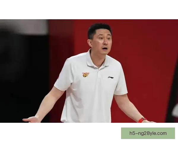 杜锋吉林暖心祝福老球迷大爷