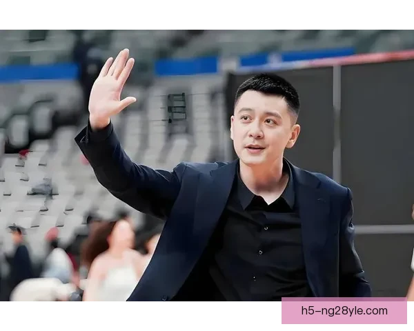 杨鸣谈末节差口气将为球员减压