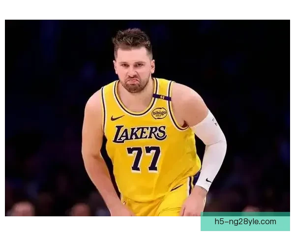 东契奇季十五次四十+比肩科比